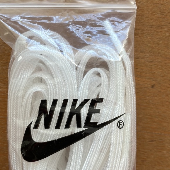 Nike clear and pink Anthracite laces - Picture 3 of 4